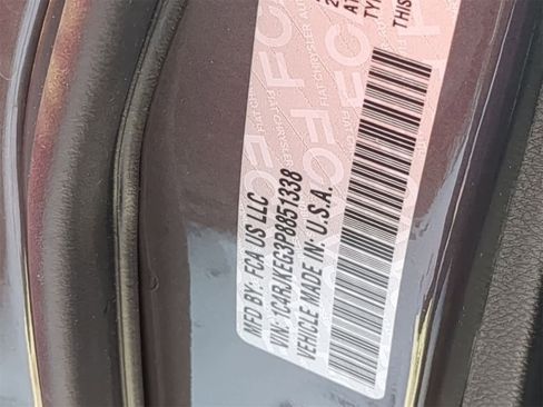 Used 2023 Jeep Grand Cherokee L Summit image 42