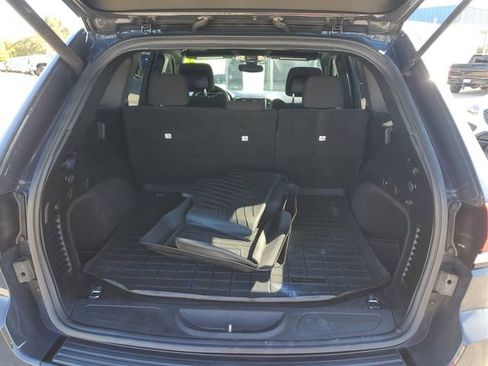 Used 2018 Jeep Grand Cherokee Laredo image 7