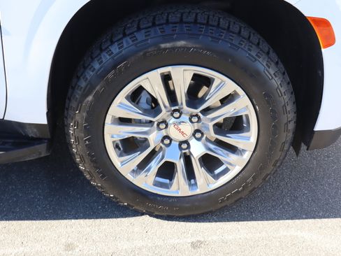 Certified 2024 GMC Yukon XL Denali image 41