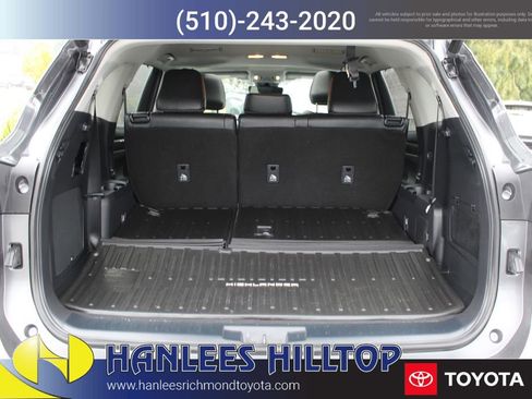 Used 2023 Toyota Highlander Limited image 11