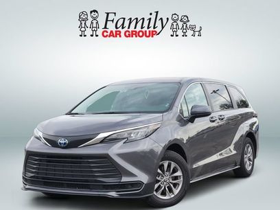 Used 2025 Toyota Sienna LE