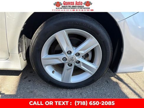 Used 2013 Toyota Camry SE image 32