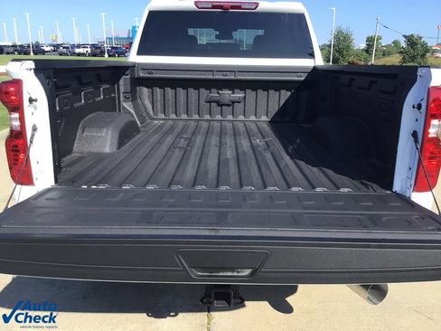 Used 2025 Chevrolet Silverado 2500 LT image 7