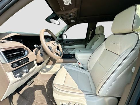 Used 2025 GMC Yukon XL Denali w/ Sun & Power Step Package RWD image 22