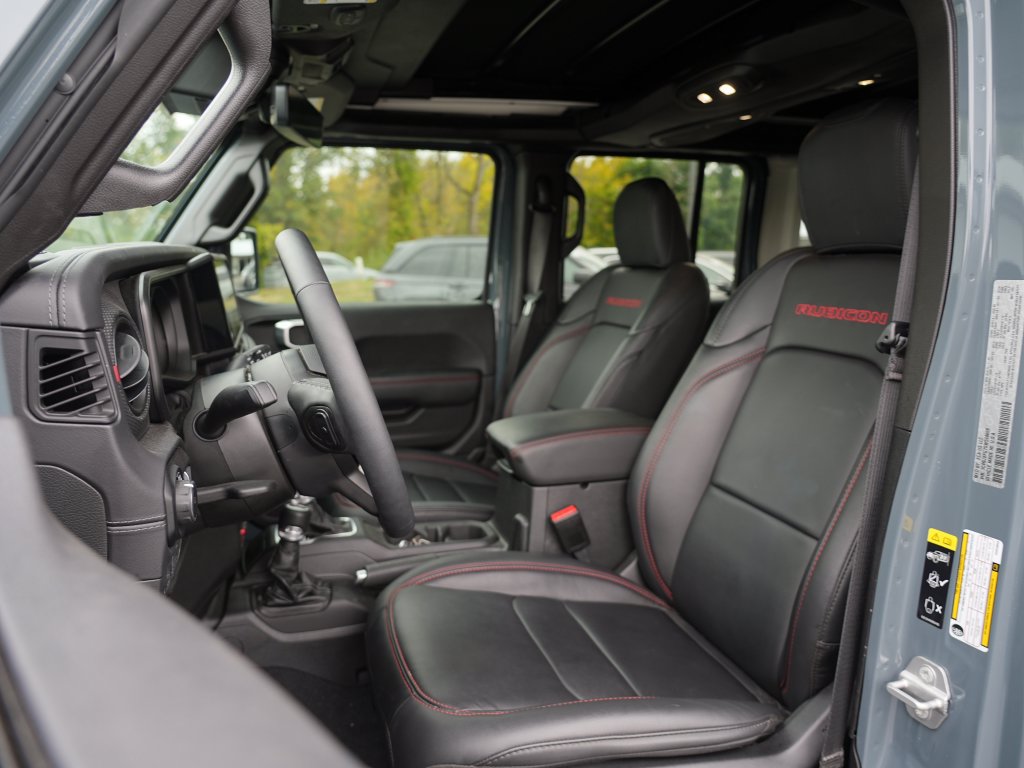 Used 2025 Jeep Wrangler Unlimited Rubicon AWD/4WD image 12
