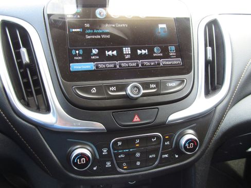 Used 2018 Chevrolet Equinox Premier image 21