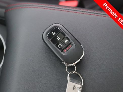 Used 2025 Honda Pilot Black Edition image 3