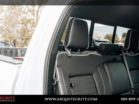 Used 2025 GMC Sierra 2500 AT4X image 53