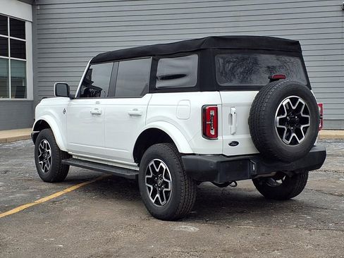 Used 2023 Ford Bronco Outer Banks image 2