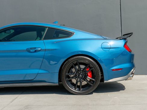 Used 2021 Ford Mustang Shelby GT500 w/ Technology Package RWD image 19
