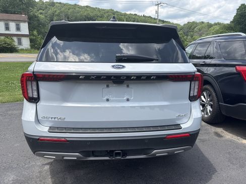 Used 2026 Ford Explorer Active w/ Active Comfort Package AWD/4WD image 10
