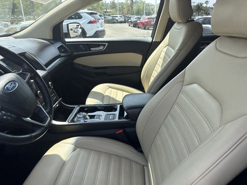 Used 2019 Ford Edge SEL FWD image 12
