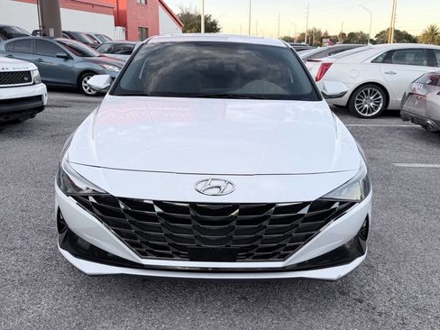Used 2022 Hyundai Elantra SEL w/ Convenience + Premium Package FWD image 8