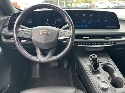 Certified 2024 Cadillac XT4 Premium Luxury FWD image 8