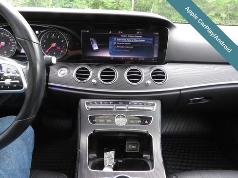 Used 2019 Mercedes-Benz E 300 4MATIC image 25