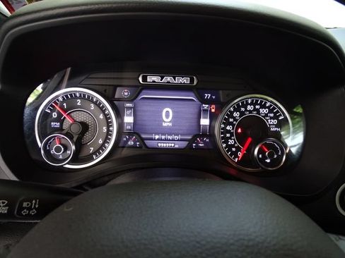 Used 2019 RAM 1500 Big Horn AWD/4WD image 17
