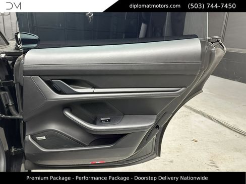 Used 2020 Porsche Taycan 4S w/ Premium Package image 28