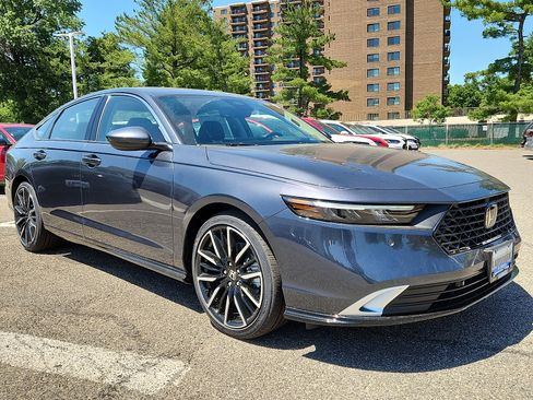 New 2026 Honda Accord Touring image 2