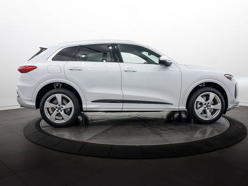 Used 2025 Audi Q5 Premium Plus AWD/4WD image 3