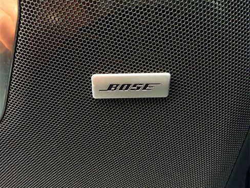 Used 2022 GMC Yukon XL SLT w/ SLT Luxury Package image 13