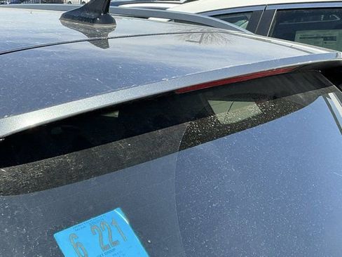 Used 2025 Volkswagen Taos SE image 12