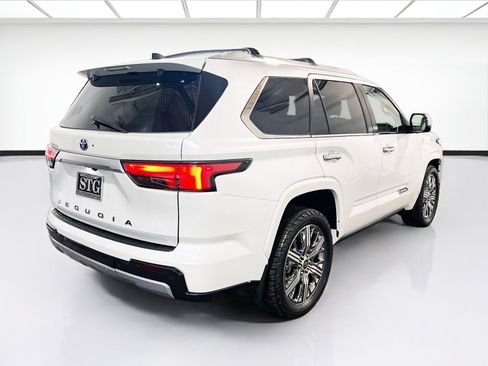 Used 2024 Toyota Sequoia Capstone AWD/4WD image 4