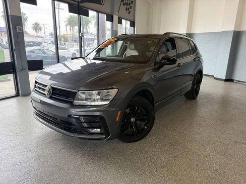 Used 2019 Volkswagen Tiguan SEL Premium R-Line FWD image 2