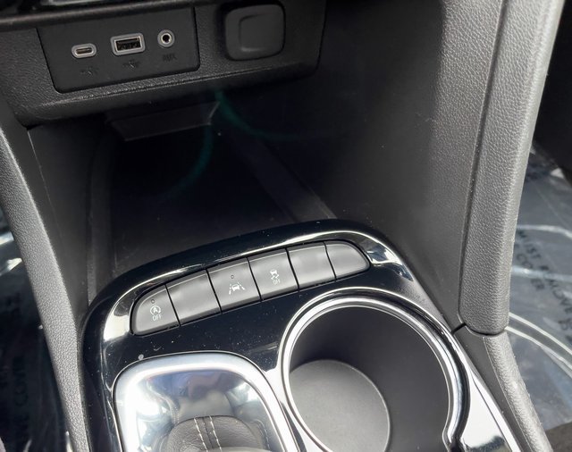 Used 2023 Buick Encore GX Select w/ Sport Touring Package FWD image 28