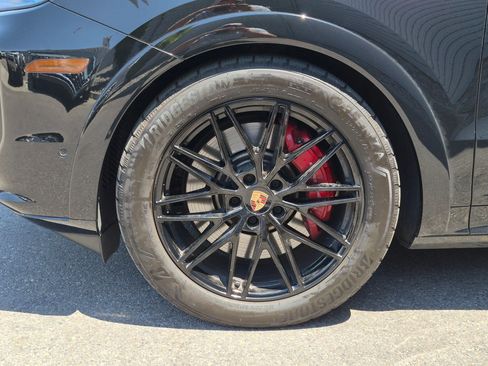 Used 2026 Porsche Cayenne GTS AWD/4WD image 11