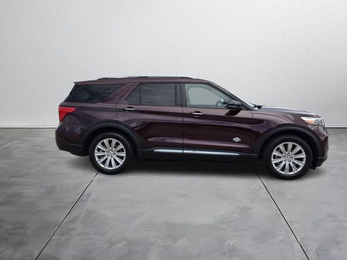 Used 2022 Ford Explorer King Ranch w/ Premium Technology Package image 6