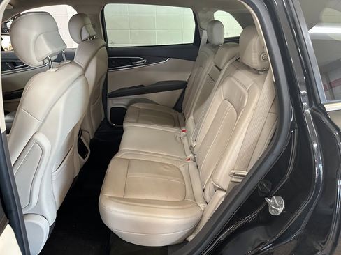 Used 2019 Lincoln Nautilus Reserve image 37