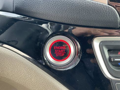 Used 2016 Honda Pilot Touring image 14