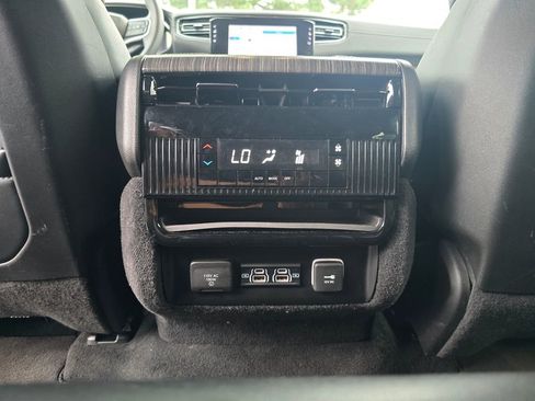 Used 2024 Jeep Wagoneer L Series II w/ Flexible Seating Group image 40