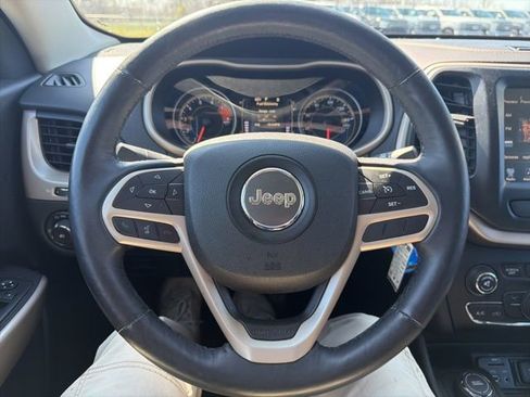 Used 2017 Jeep Cherokee Latitude w/ True North Edition AWD/4WD image 33