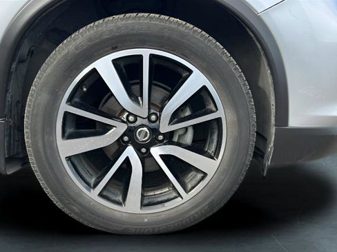 Used 2020 Nissan Rogue SL AWD/4WD image 32