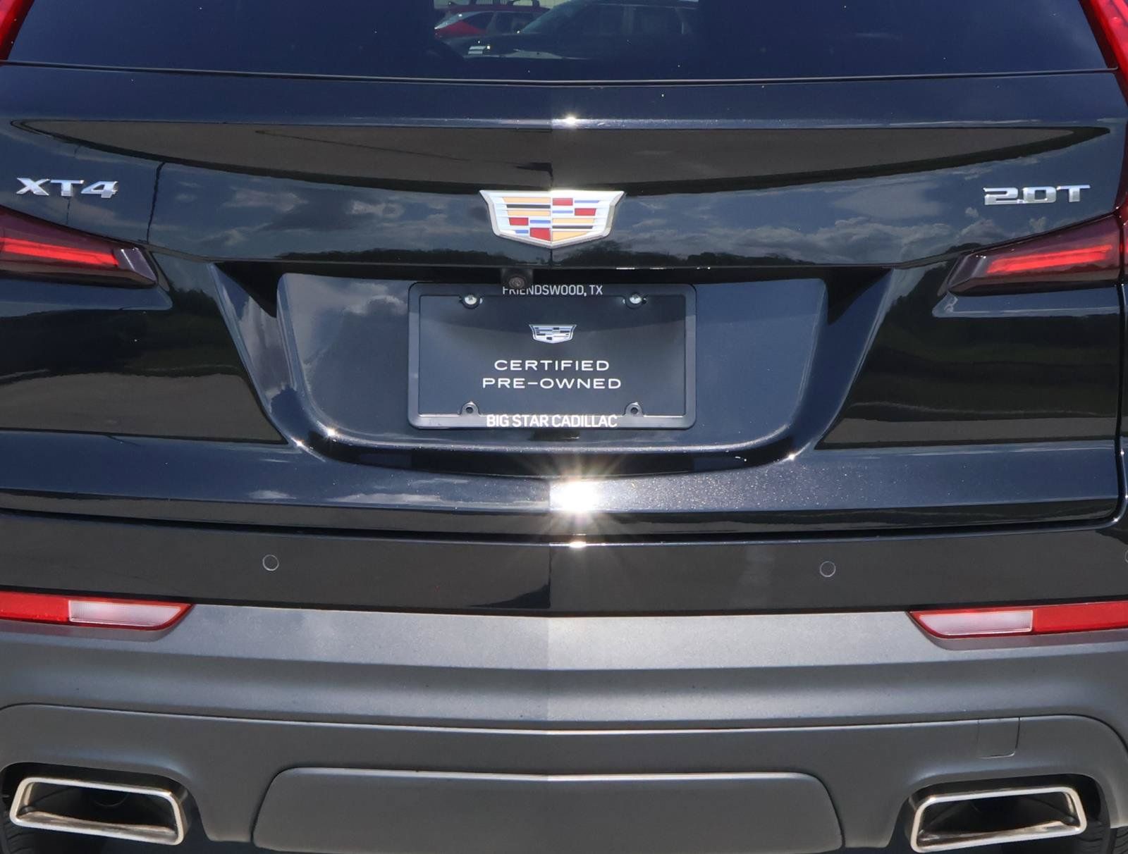 Used 2023 Cadillac XT4 Luxury w/ Cold Weather Package FWD image 10