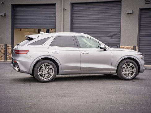 Used 2025 Genesis GV70 2.5T image 7
