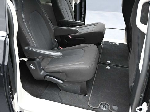 Used 2024 Chrysler Voyager LX FWD image 15