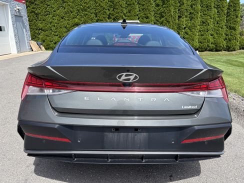 Used 2024 Hyundai Elantra Limited FWD image 4