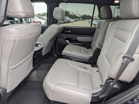 Used 2025 Toyota Sequoia Limited AWD/4WD image 29