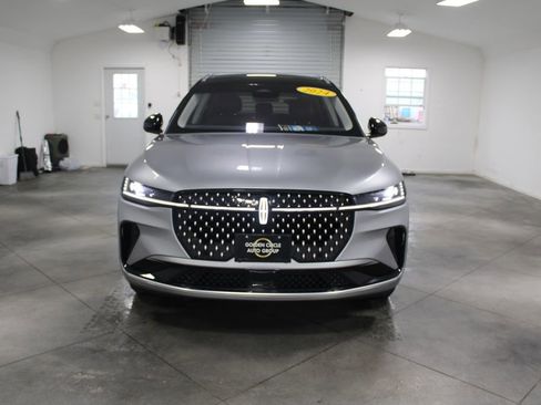 Used 2024 Lincoln Nautilus Reserve image 21