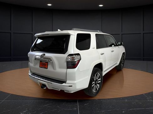 Used 2018 Toyota 4Runner Limited AWD/4WD image 7