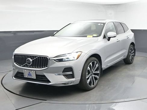 Used 2023 Volvo XC60 B6 Ultimate w/ Climate Package AWD/4WD image 3