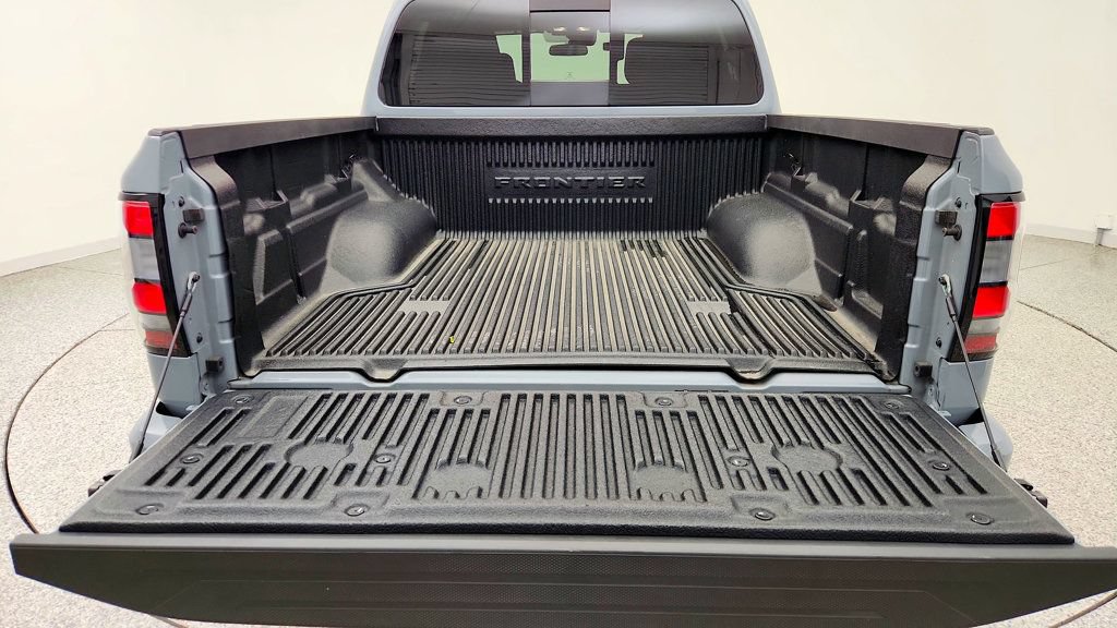 Used 2025 Nissan Frontier Pro-X RWD image 21