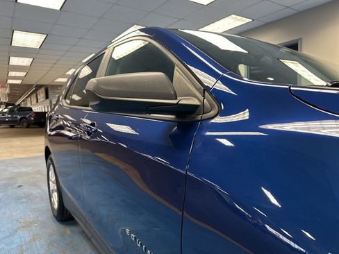 Used 2023 Chevrolet Equinox LS w/ LS Convenience Package image 4