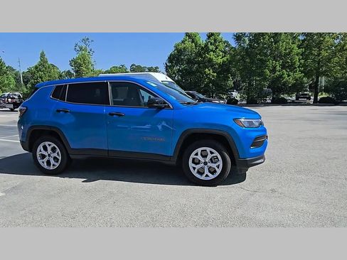 Used 2025 Jeep Compass Sport AWD/4WD image 36