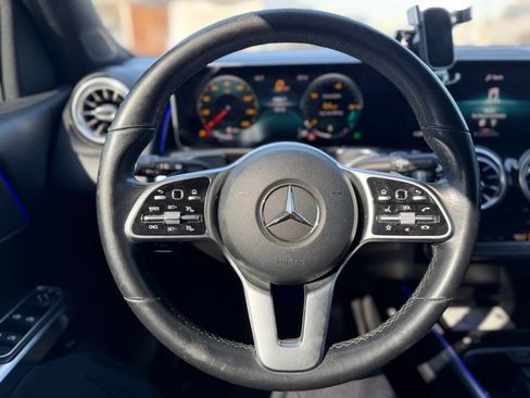 Used 2021 Mercedes-Benz GLB 250 image 6
