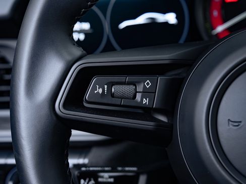 Used 2022 Porsche 911 GT3 image 57