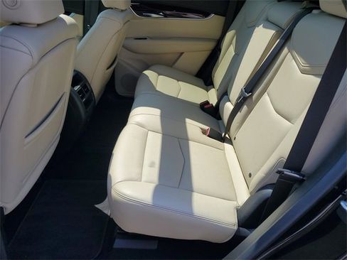 Used 2017 Cadillac XT5 Premium Luxury image 10