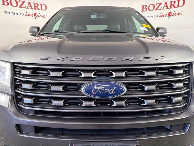 Used 2017 Ford Explorer XLT w/ Equipment Group 202A AWD/4WD image 5